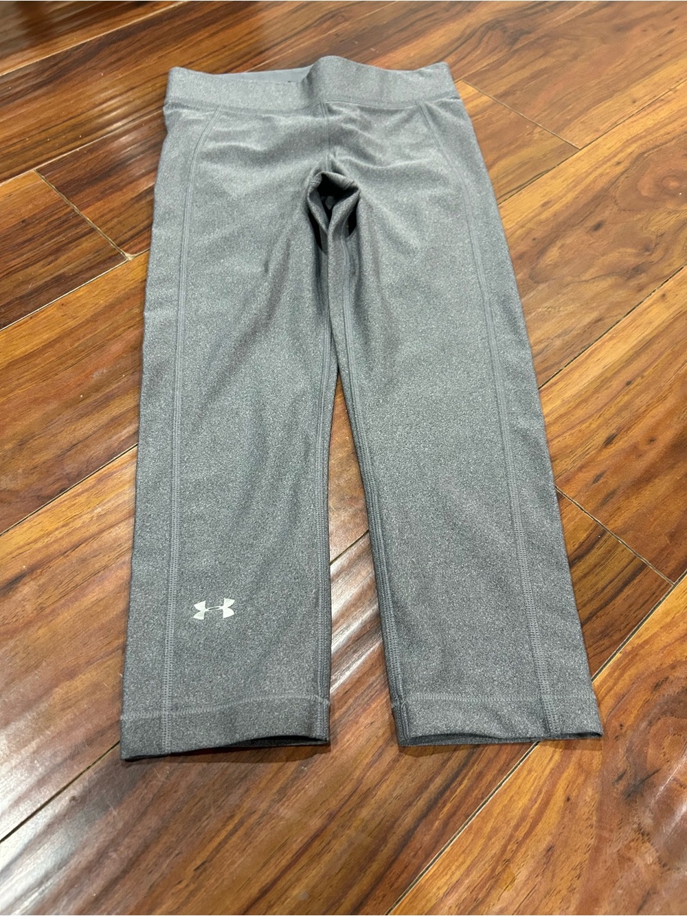 Under Armour Charcoal Gray Athletic Capri Leggings, Small - Picture 2 of 7